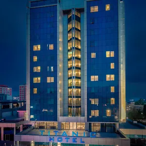 5* מלון Titanic Port Bakirkoy