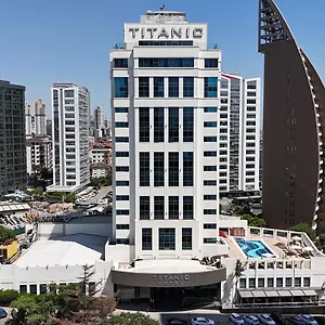 Titanic Business Kartal Hotel